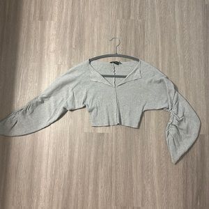 Gray long sleeve crop top